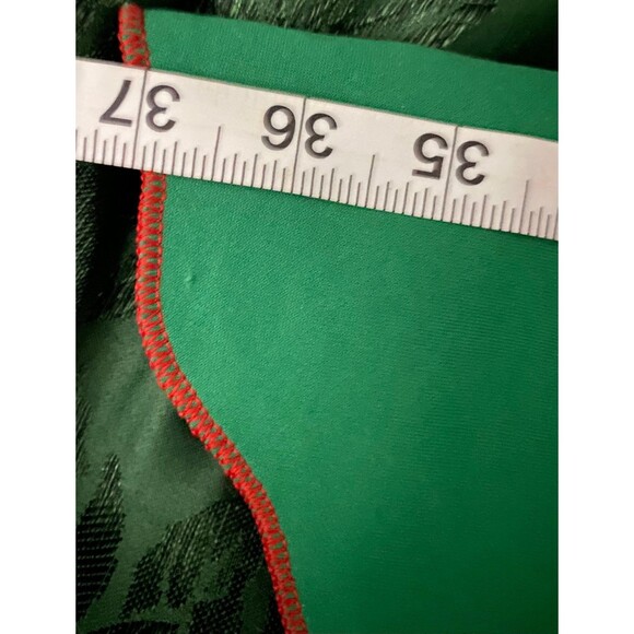 Vtg Table Runner Beautiful Red Lace Look with Poinsettia Pattern & Green Backer - Picture 6 of 7